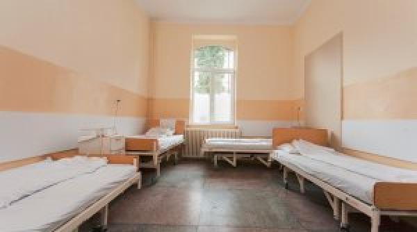 un pacient al spitalului de psihiatrie din cluj a cazut in gol