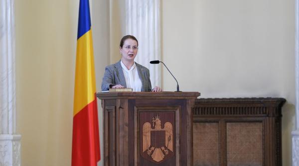 ligia deca a depus juramantul ca ministru al educatiei