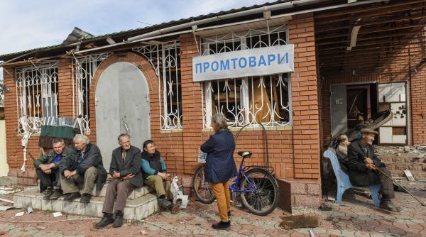 izolati in propria tara ucrainenii incearca sa treaca prin cortina de fier ridicata de rusia