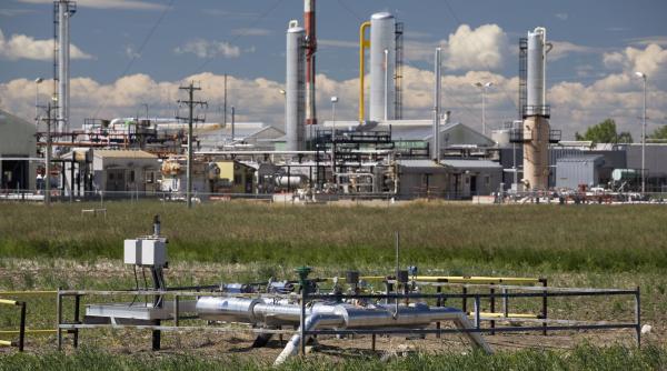 pretul petrolului a urcat cu 4 la maximul ultimelor 5 saptamani stimulat de decizia opec