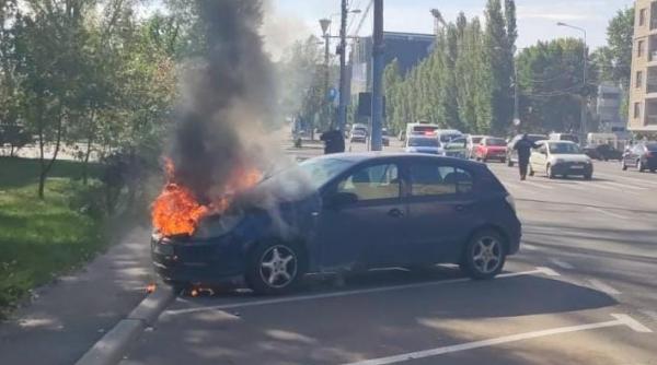 un autoturism a luat foc intr o parcare din statiunea mamaia