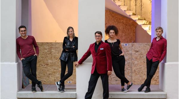 sase compozitii inspirate de edificii reper din transilvania prezentate in premiera la sibiu