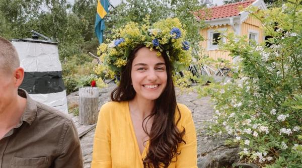 o tanara de origine iraniana este la 26 de ani noul ministru al climei si mediului din suedia