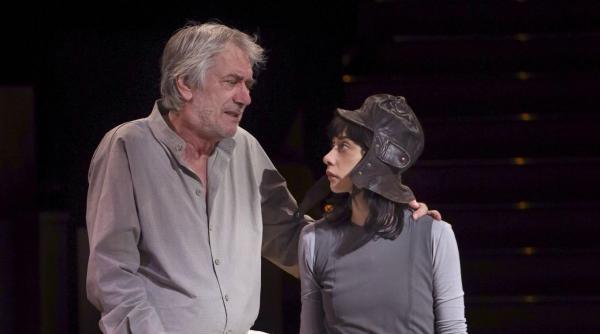 creatorul de teatru un spectacol unic de neratat dupa un text extraordinar plin de furie si de mult umor negru in interpretarea magistrala a lui marcel iures