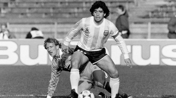 tricoul lui maradona din finala cupei mondiale din 1986 se intoarce in argentina