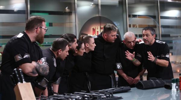 in seara aceasta la chefi la cutite concurentii fac o greseala care ii supara pe chefi catalin scarlatescu e clar ca ceva nu e in regula asa ceva nu se face