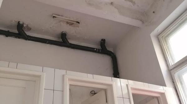 conditii insalubre pentru studentii de la academia de politie imagini de cosmar din grupurile sanitare