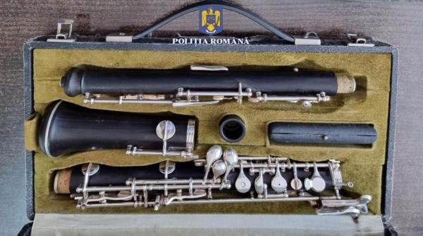 l a pedepsit dumnezeu oboi de 5 000 de euro furat anul trecut dintr o biserica din buzau gasit de politisti