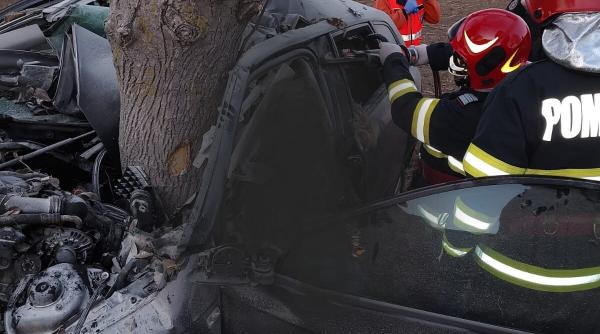 tragedie pe o sosea din vrancea o femeie de 31 de ani a murit dupa ce a intrat cu masina intr un copac de pe marginea drumului