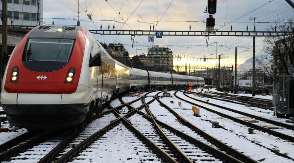 de ce a construit elvetia un tren de doi kilometri lungime