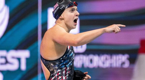 katie ledecky a doborat recordul mondial la 1 500 m liber in bazin scurt