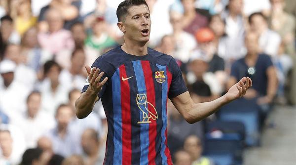 lewandowski lasat in afara lotului barcelonei pentru deplasarea din liga campionilor la plzen
