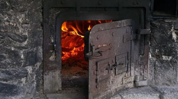 poluare in capitala locuitorii din zonele limitrofe ard in sobe mobila si deseuri