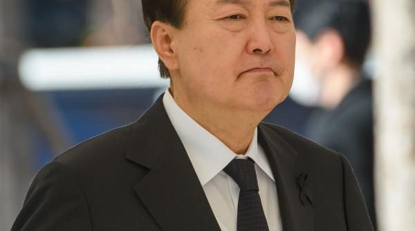 cainii facuti cadou de kim invrajbesc clasa politica din coreea de sud