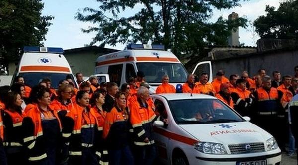 actiuni de protest in toate serviciile publice de ambulanta din 22 noiembrie