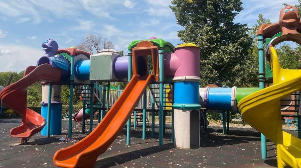 nicusor dan anunta reparatii la locurile de joaca din capitala