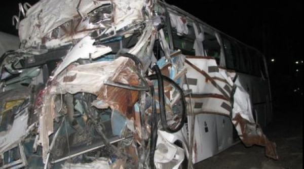 accident cumplit in edipt un autobuz s a rasturnat intr un canal 19 persoane au murit