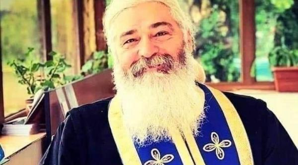 Preotul Calistrat, acuzat de călugărul Gherasim: "Mi-a rupt sprânceana de la ochi. A fost o lovitură zdrobitoare, am venit jos de nu am ştiut ce este cu mine!"