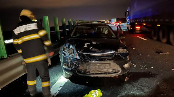 Accident cu trei mașini pe Autostrada A2, Km. 201 sens de mers București-Constanța. Un autoturism a luat foc