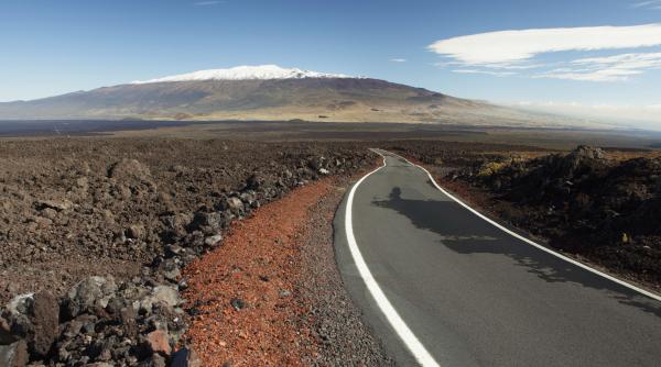 erupt maluna loa hawaii