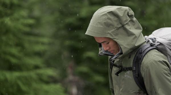 jacheta softshell pentru barbati o alegere excelenta pentru fiecare barbat activ