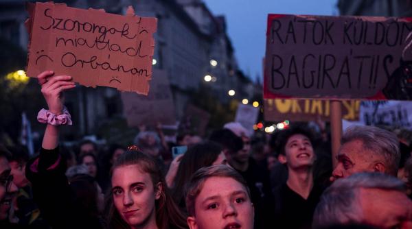 elevi budapesta protest concedieri profesori