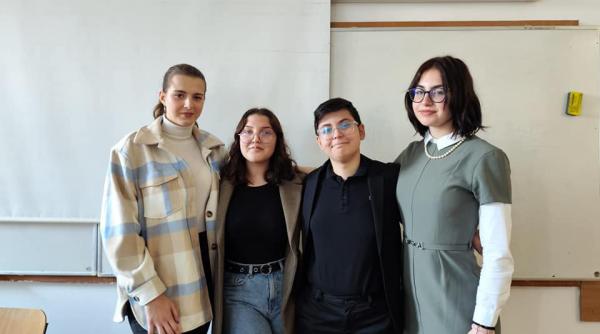 elevii acuza educatie proiect buget cel mai mic procent istorie recenta