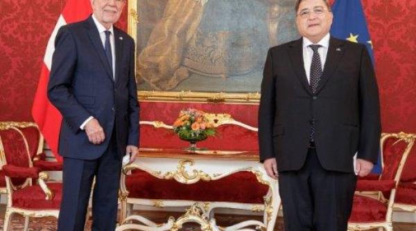 emil hurezeanu strigat ajutor presedintele austriei schengen