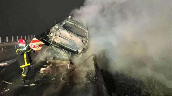 arad incendiu automarfar opt autoturisme