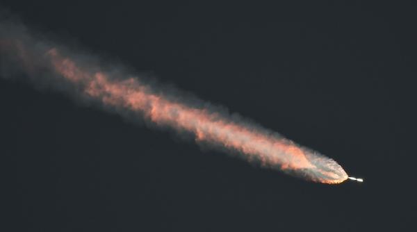 zborul spacex luna dj youtuber rapper k pop