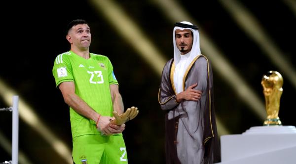 socant emiliano martinez gest obscen manusa aur cupa mondiala