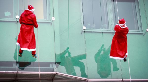 mos craciun escaladat spital copii bolnavi