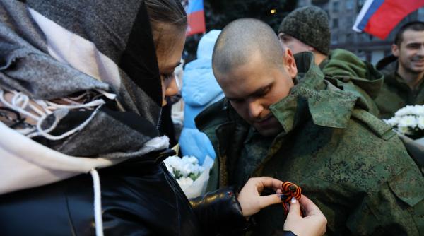 rusia introduce pedepse pentru persoanele care profaneaza panglica sf gheorghe