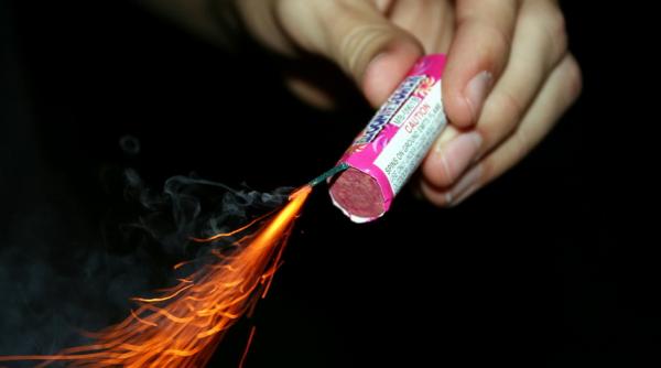 avertisment anul nou renuntati folosire petarde artificiil atentie copii