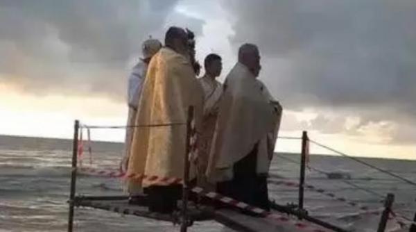 cruce boboteaza torvaianica roma italia preot