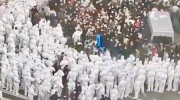 confruntari politie muncitori china