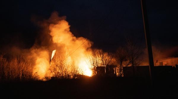 cruzime femeie insarcinata incendiata