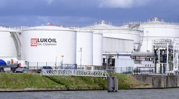 bulgaria ar putea nationaliza cea mai mare rafinarie din tara