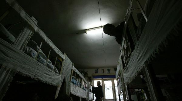suplimentare locuri penitenciar standarde norme ue