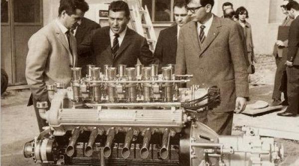 lamborghini aventador motor v12 aspirat