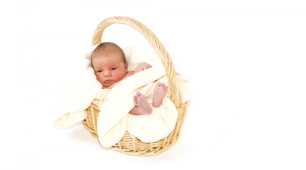 bebelus nascut zbor avion tokyo dubai