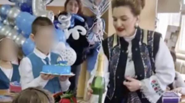 elev 9 ani bacau petrecere opulenta scoala bacau sampanie muzica populara animatori cameramani