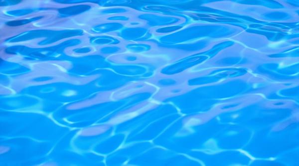 copil 3 ani cazut piscina inecat straja