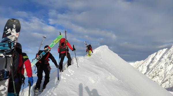 risc avalansa balea lac zapada peste un metru muntii fagaras