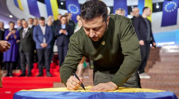 Ucraina s-a angajat să discute cu Comisia de la Veneția despre minoritățile naționale