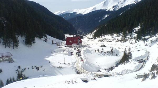 Două avalanșe mari s-au produs în Munții Făgăras. Turiștii sunt sfătuiți să nu facă drumeții