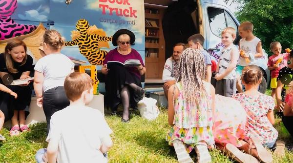 biblioteca mobila copii sate