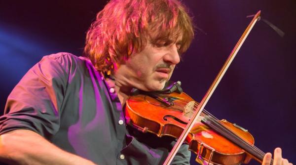 mani neumann farfarello phoenix violonistul diavolului