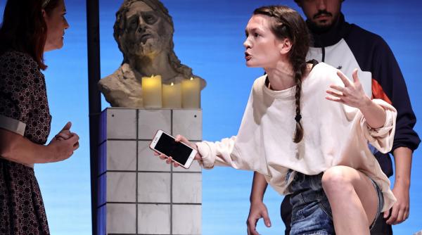 povestea acelor oameni care intr o seara s au adunat in jurul unei mese in deschiderea programului cultural timisoara 2023 capitala europeana a culturii