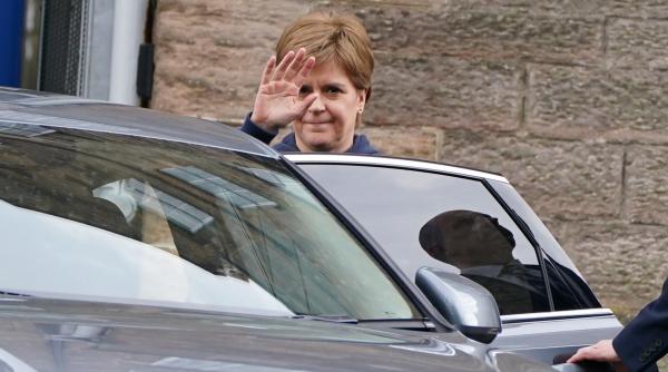 demisie premier scotia start cursa